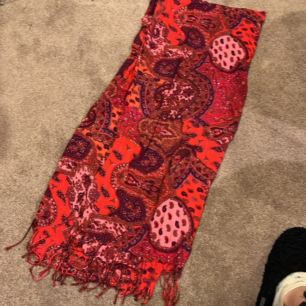 Isaac Mizrahi paisley scarf/wrap. NWOT
